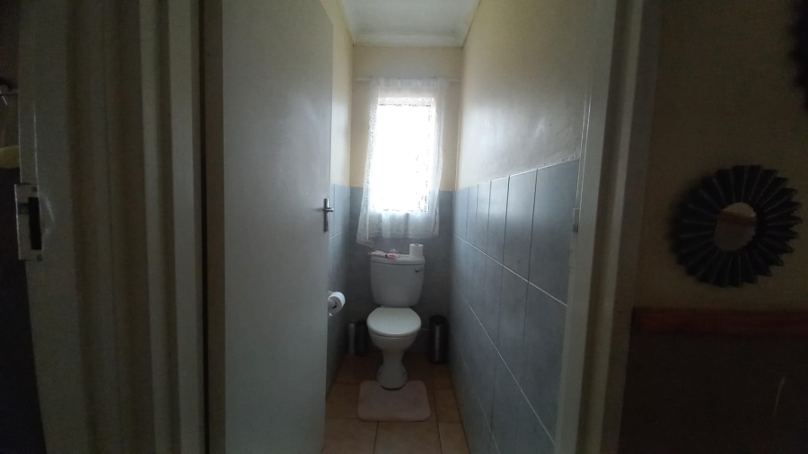 3 Bedroom Property for Sale in Vista Park Free State